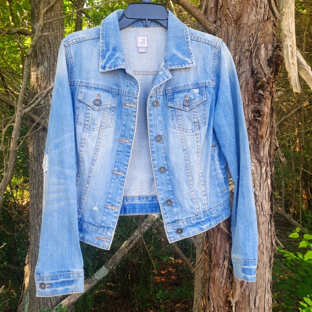 Faded Jean Colored Jean Jacket Size Medium